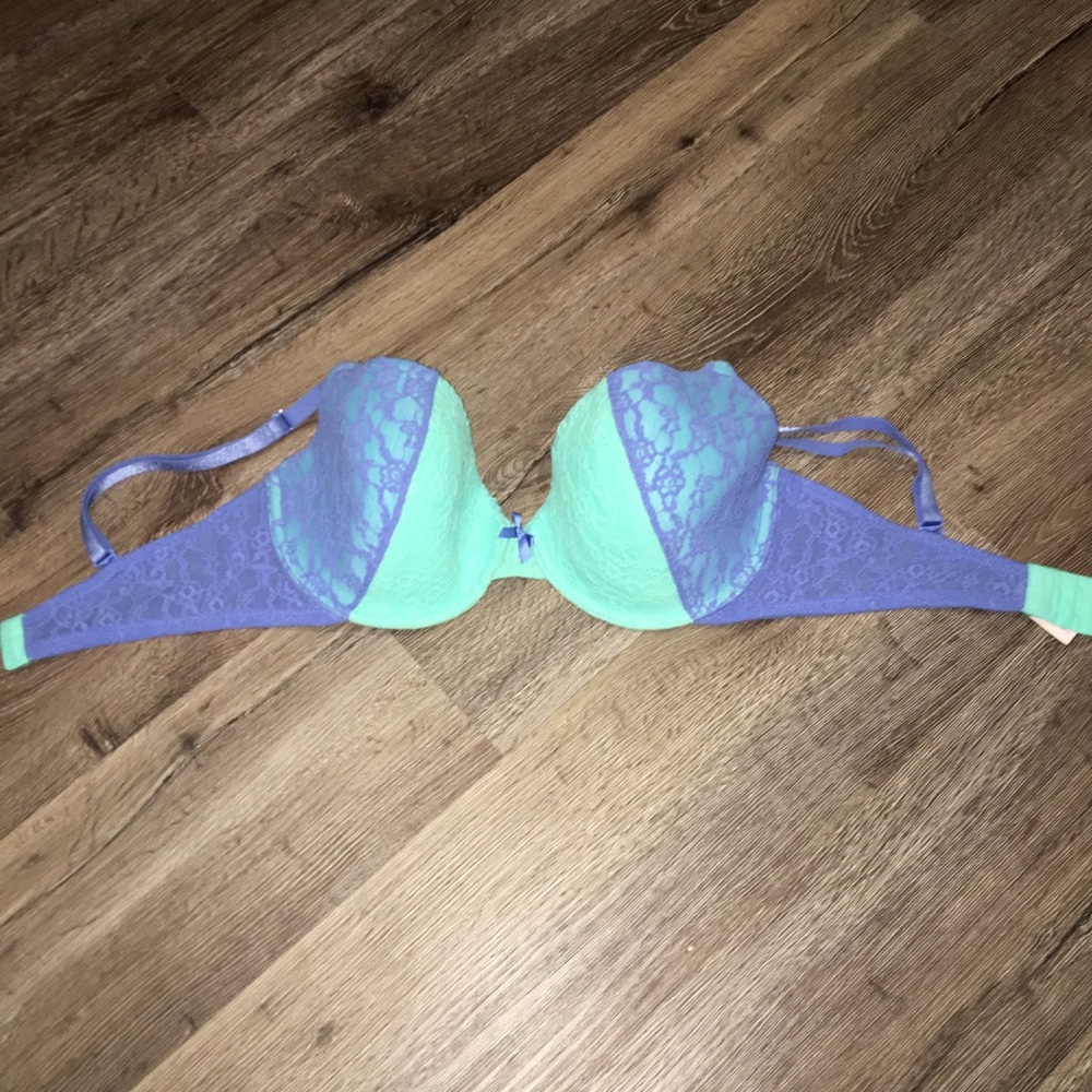 34DD Victoria’s Secret Demi Bra